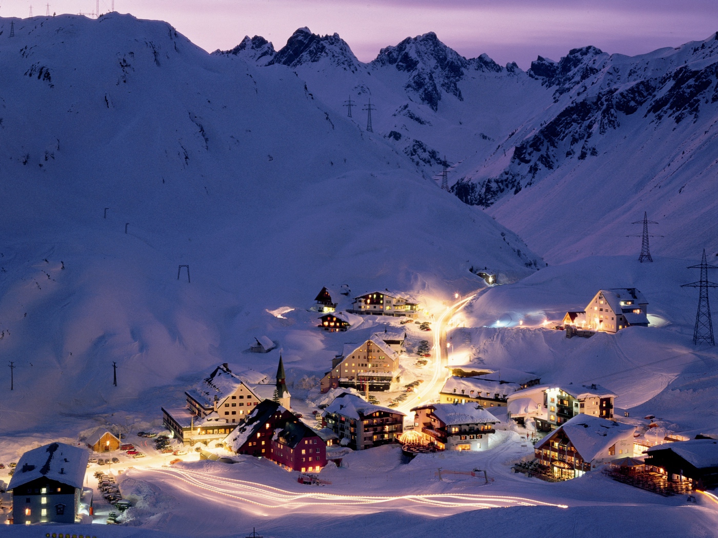 Вечернее сияние на горнолыжном курорте Сант Антон, Австрия