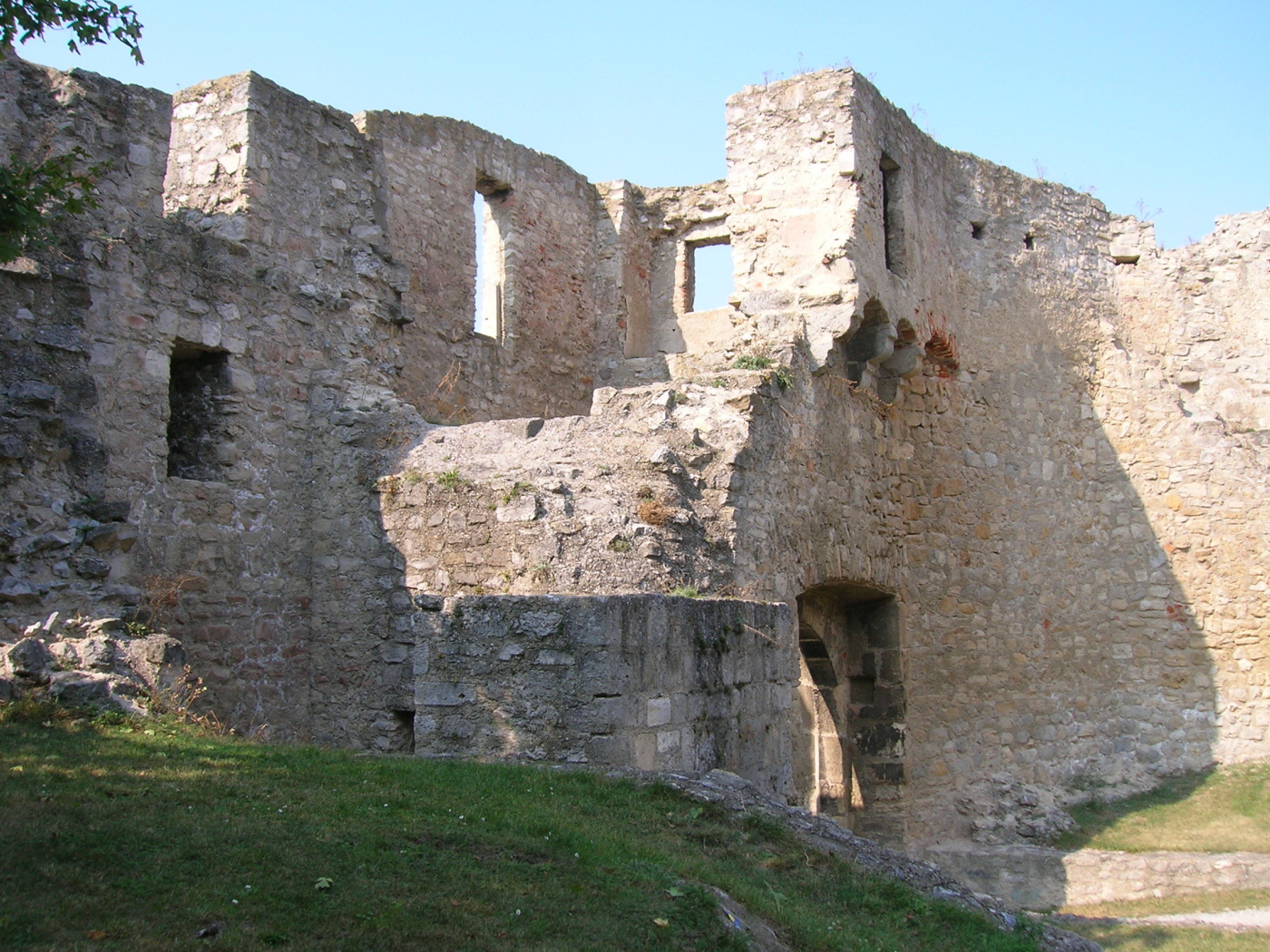 Крепостная стена в городе Гайнберг, Австрия