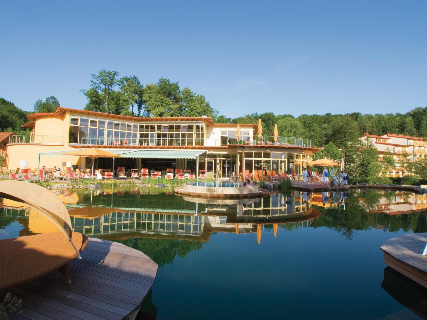 Бассейн в отеле на курорте Бад Лойперсдорф, Австрия