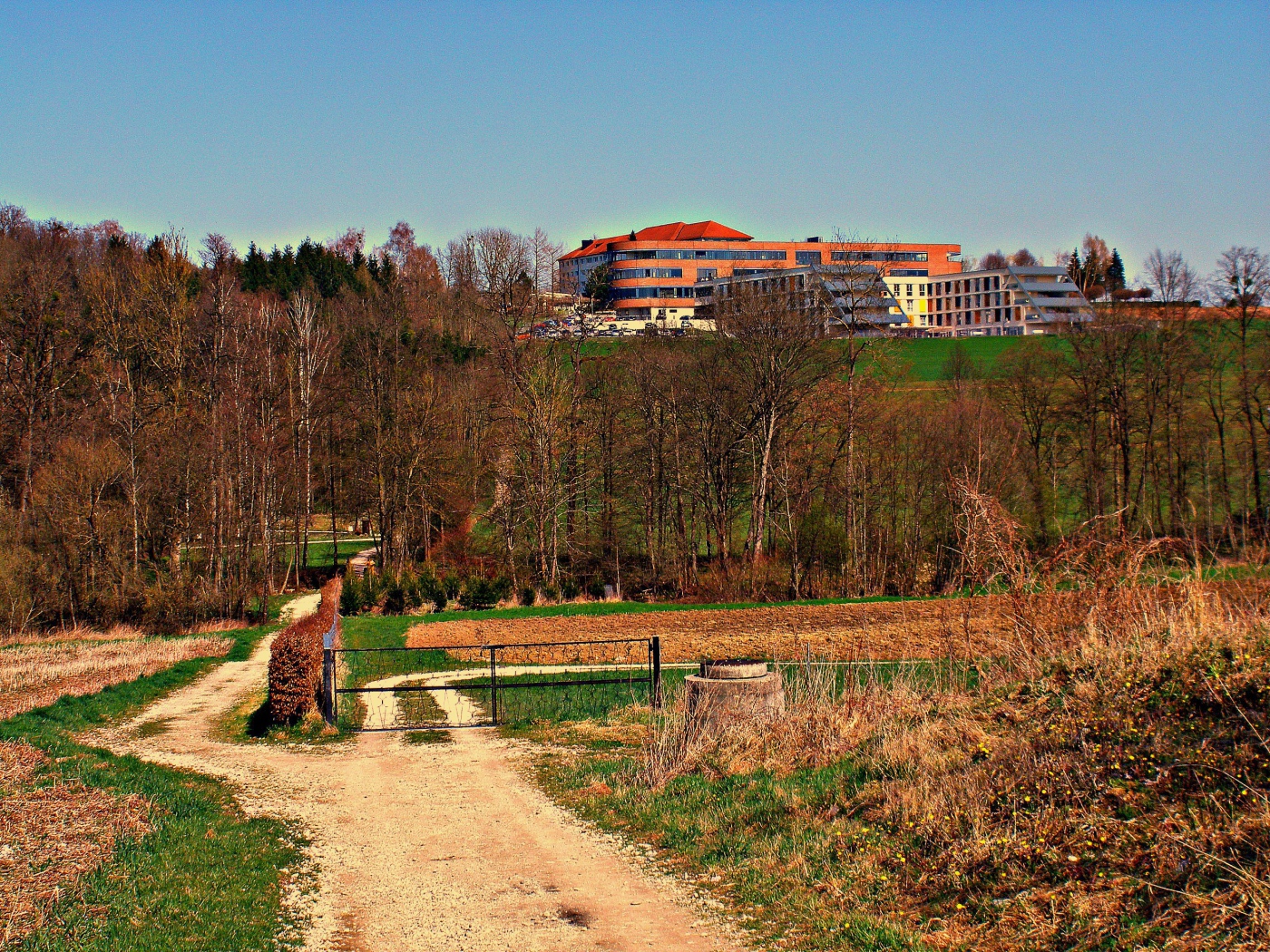 Дома на холме на курорте Бад Халль, Австрия
