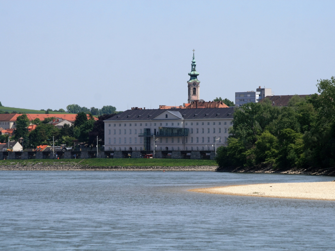 Побережье реки в городе Гайнберг, Австрия