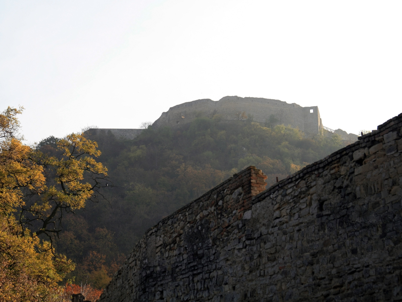 Руины крепости в городе Гайнберг, Австрия