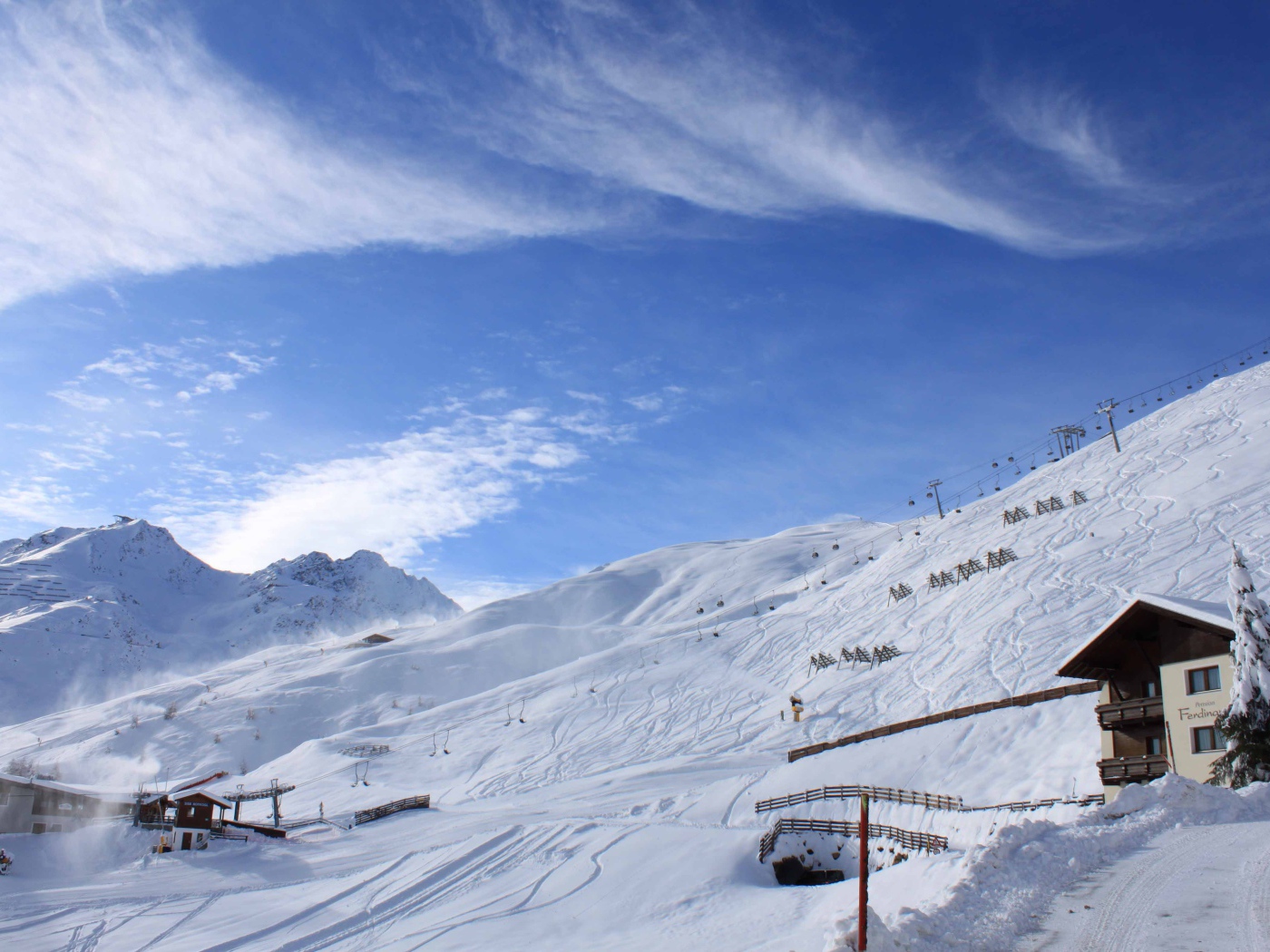 Крутой склон на горнолыжном курорте Зёльден, Австрия
