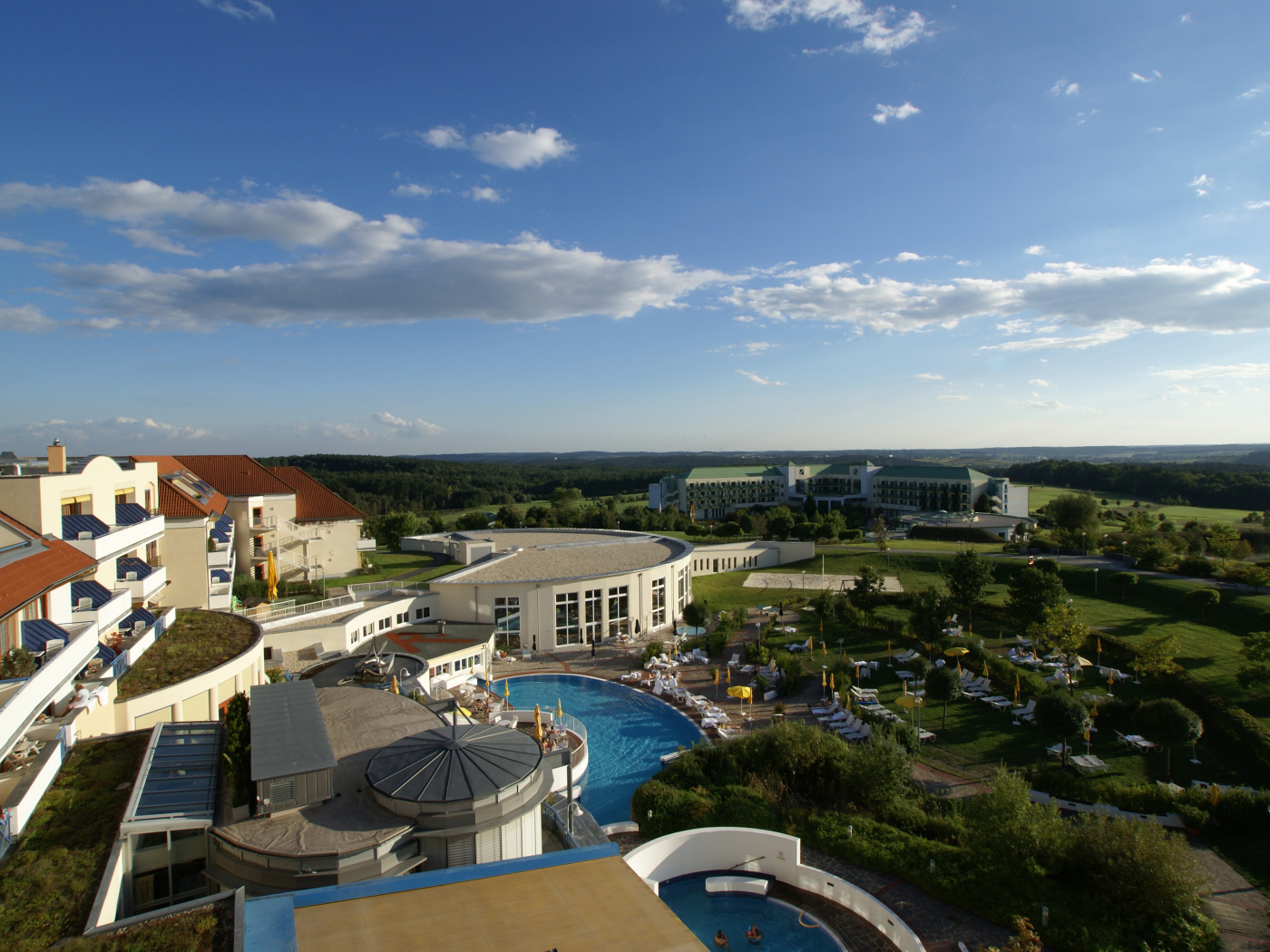 Вид с балкона на курорте Бад Татцмансдорф, Австрия