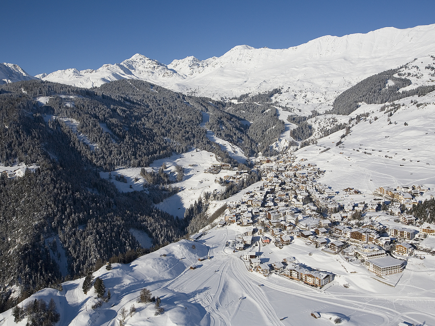 Зимний пейзаж на горнолыжном курорте Серфаус, Австрия