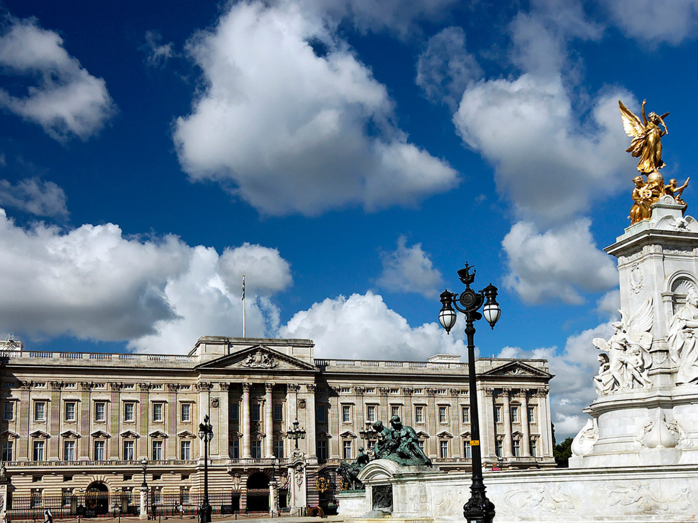 Букингемский дворец в Лондоне