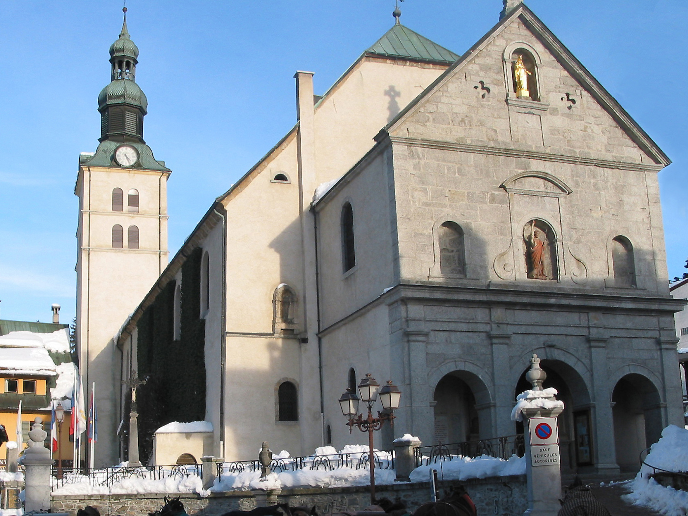 Собор на горнолыжном курорте Межев, Франция