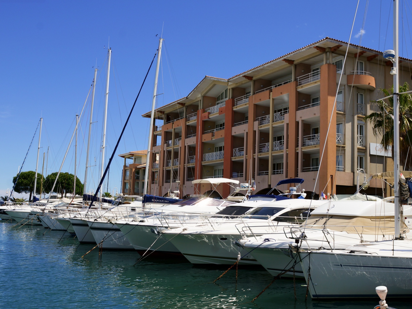 Отдых на курорте Порт Де Фрежюс, Франция