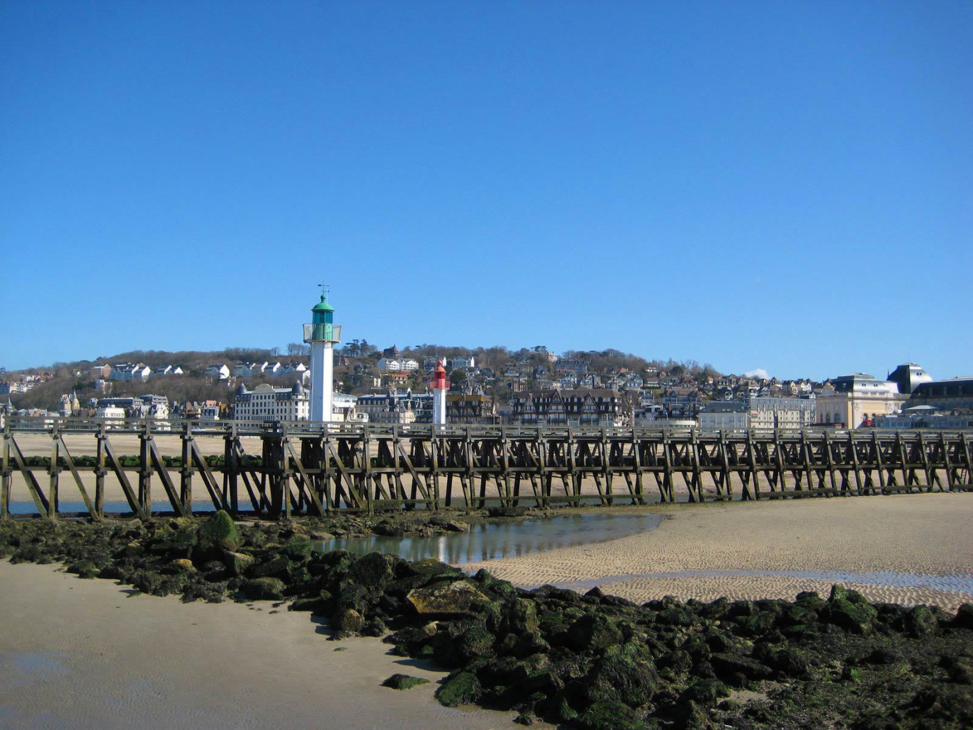 Причал на курорте Довиль, Франция