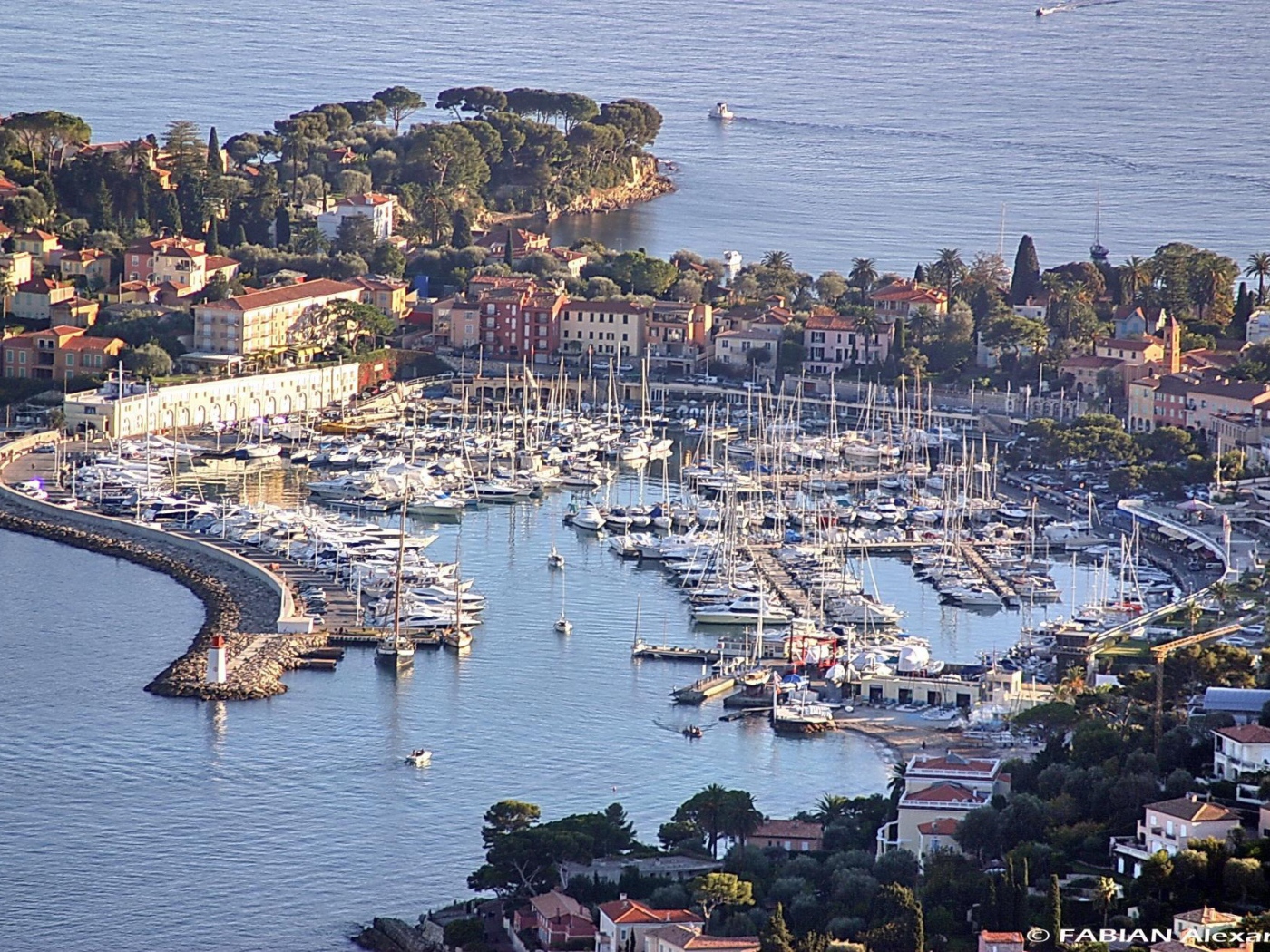 Порт на курорте Сен-Жан-Кап-Ферра, Франция