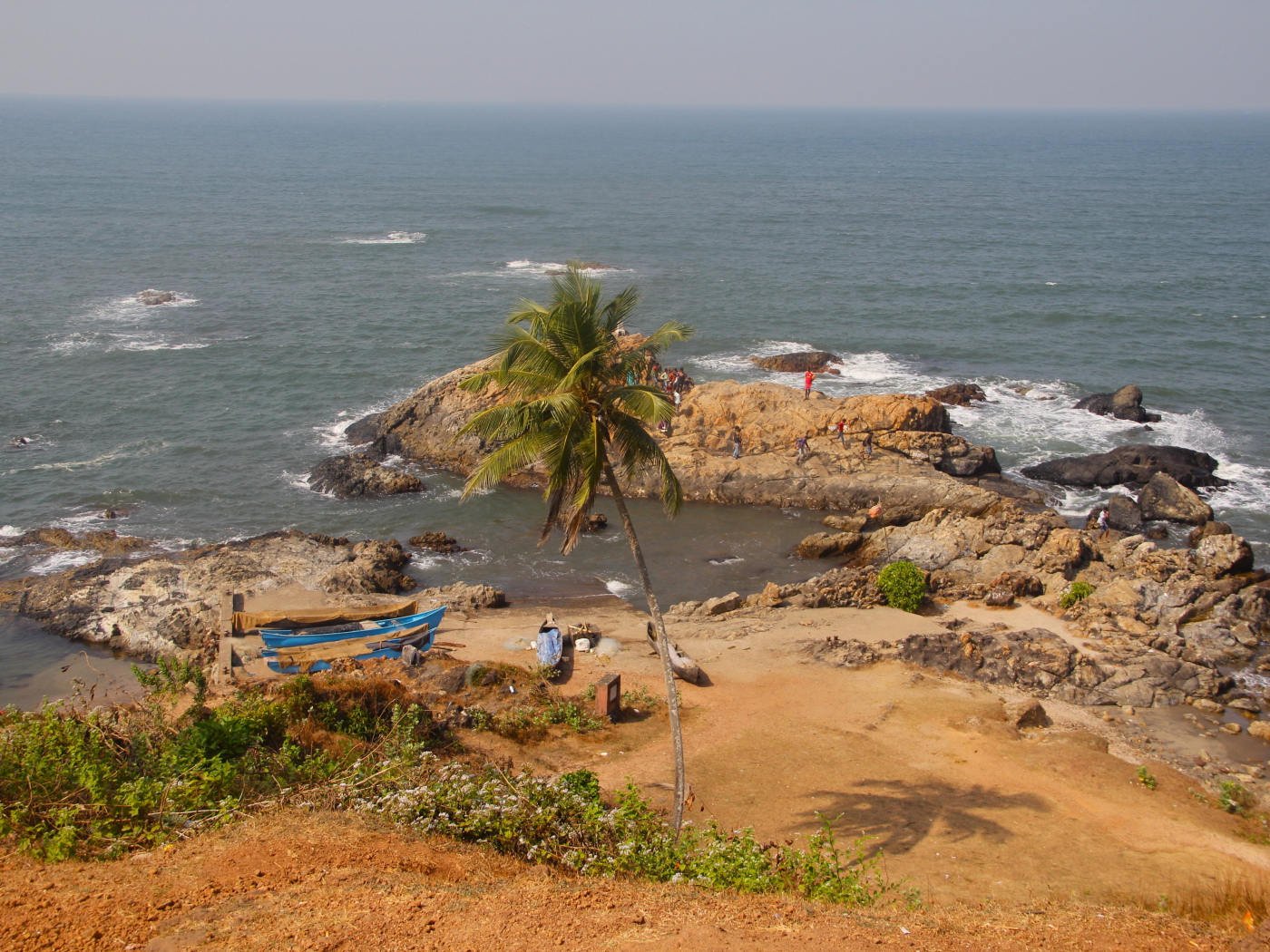 Лодки на пляже в Вагаторе