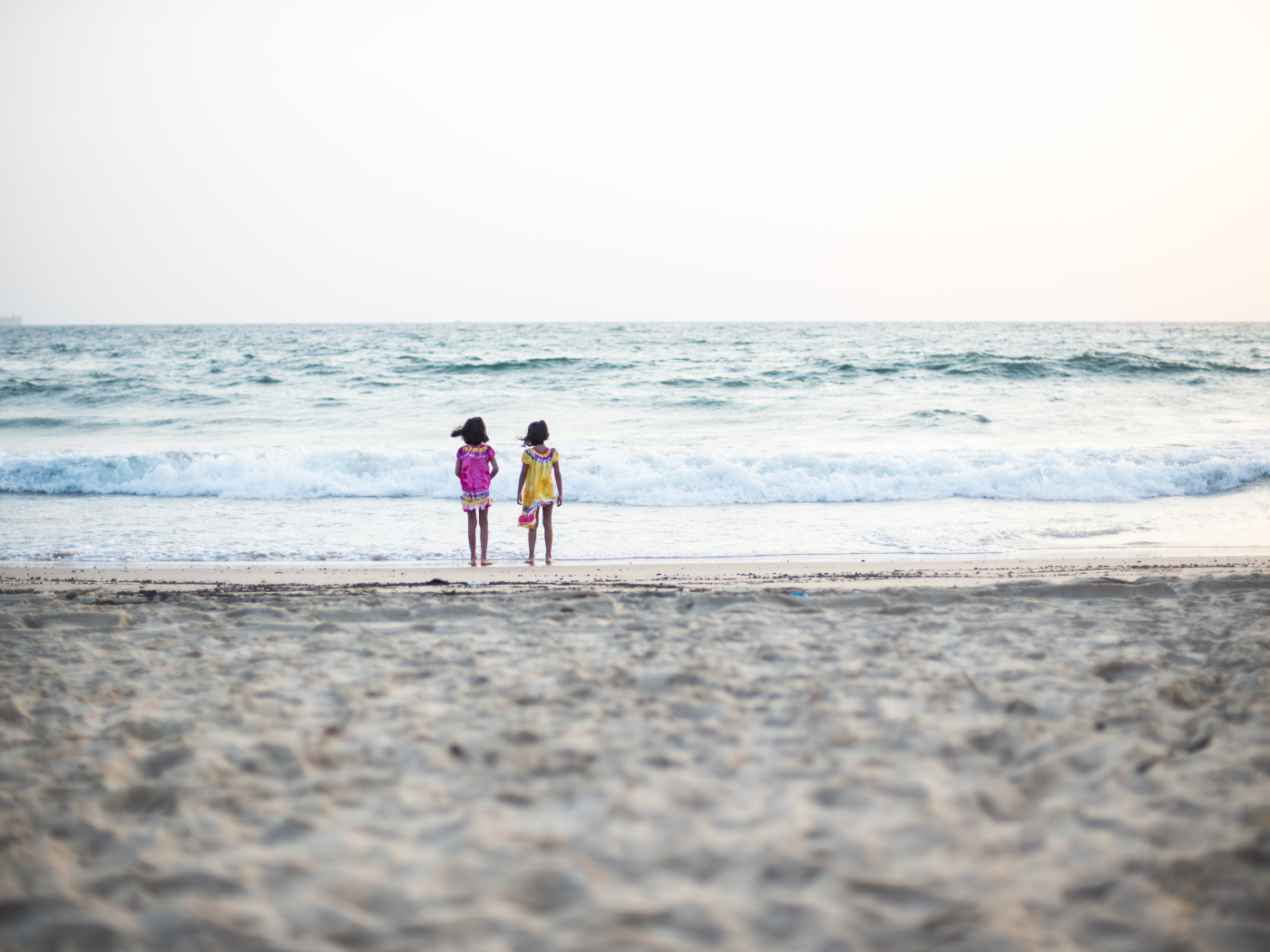 Девочки на пляже в Гоа