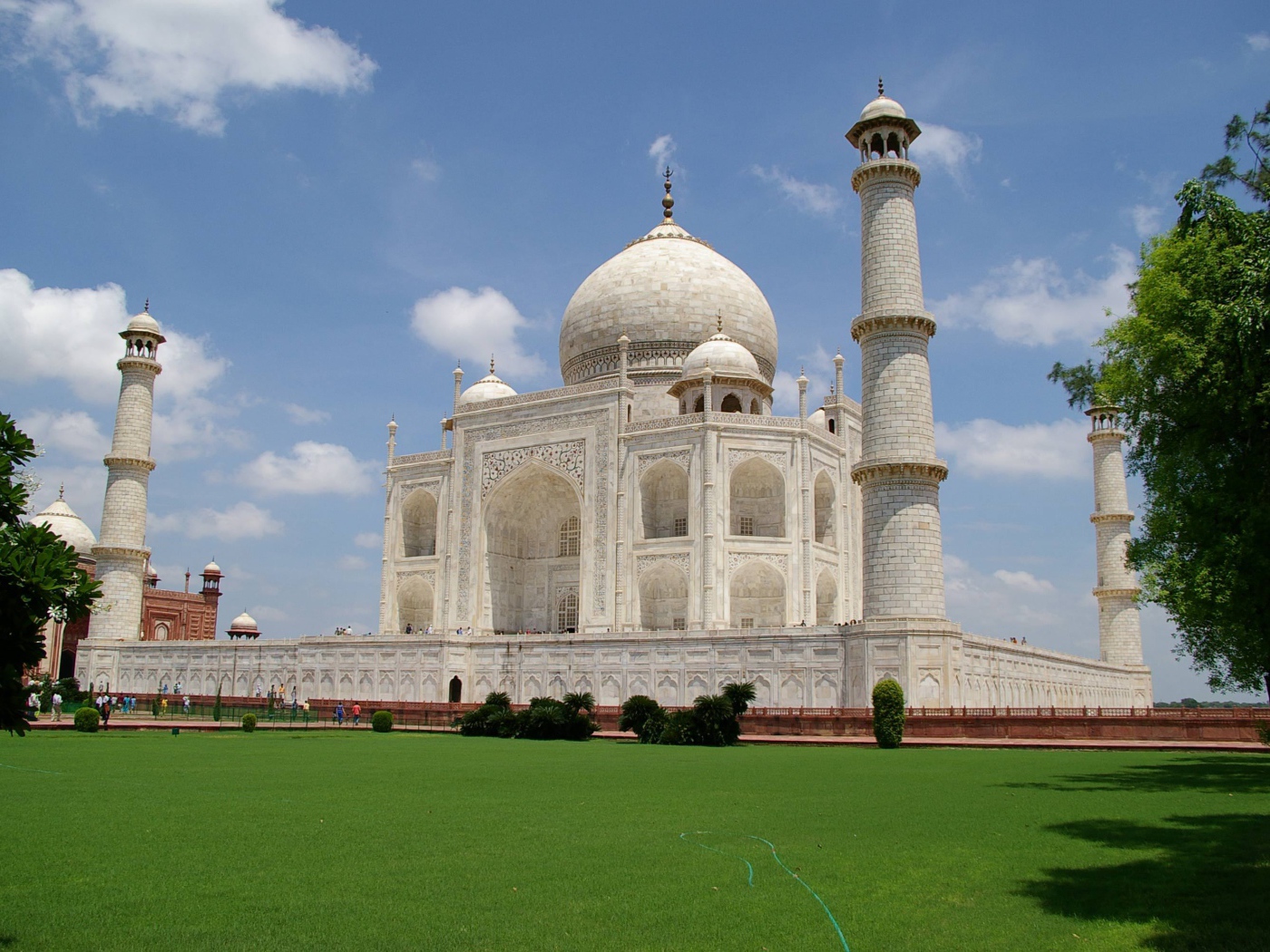 Мавзолей-мечеть Тадж-Махал в Агре
