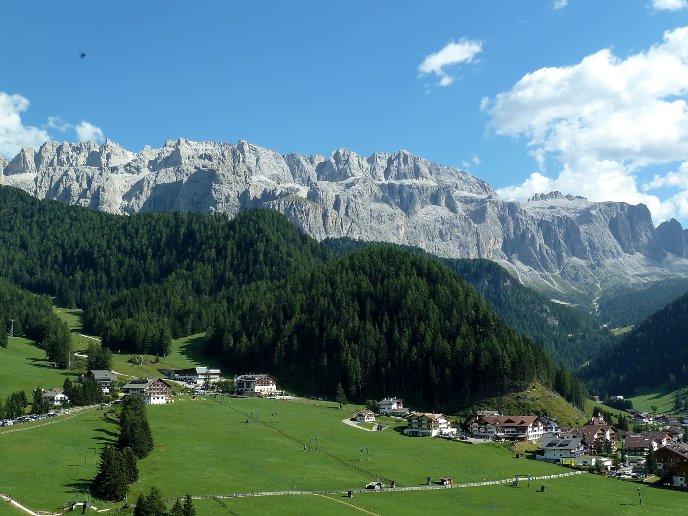 Альпы на горнолыжном курорте Валь Гардена, Италия