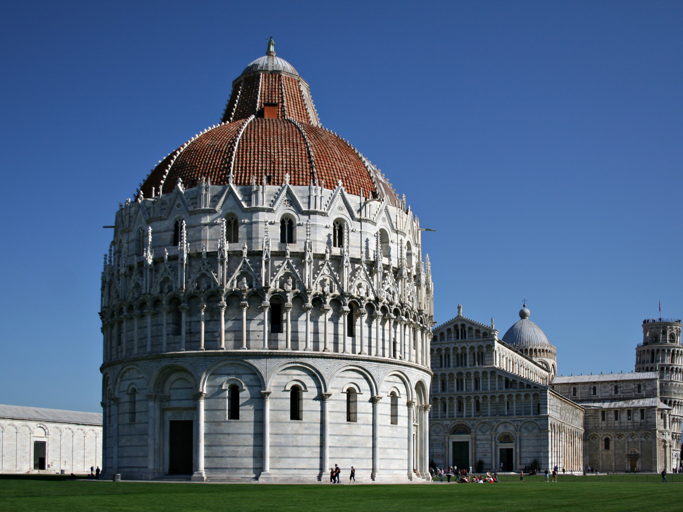 Кампо деи Мираколи в Пизе, Италия