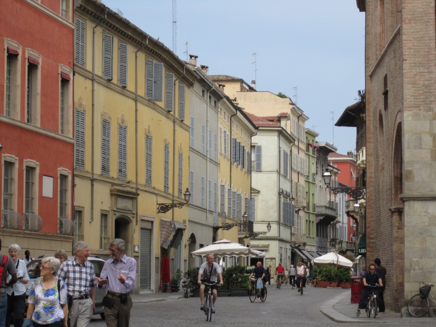 Городская улица в Парме, Италия