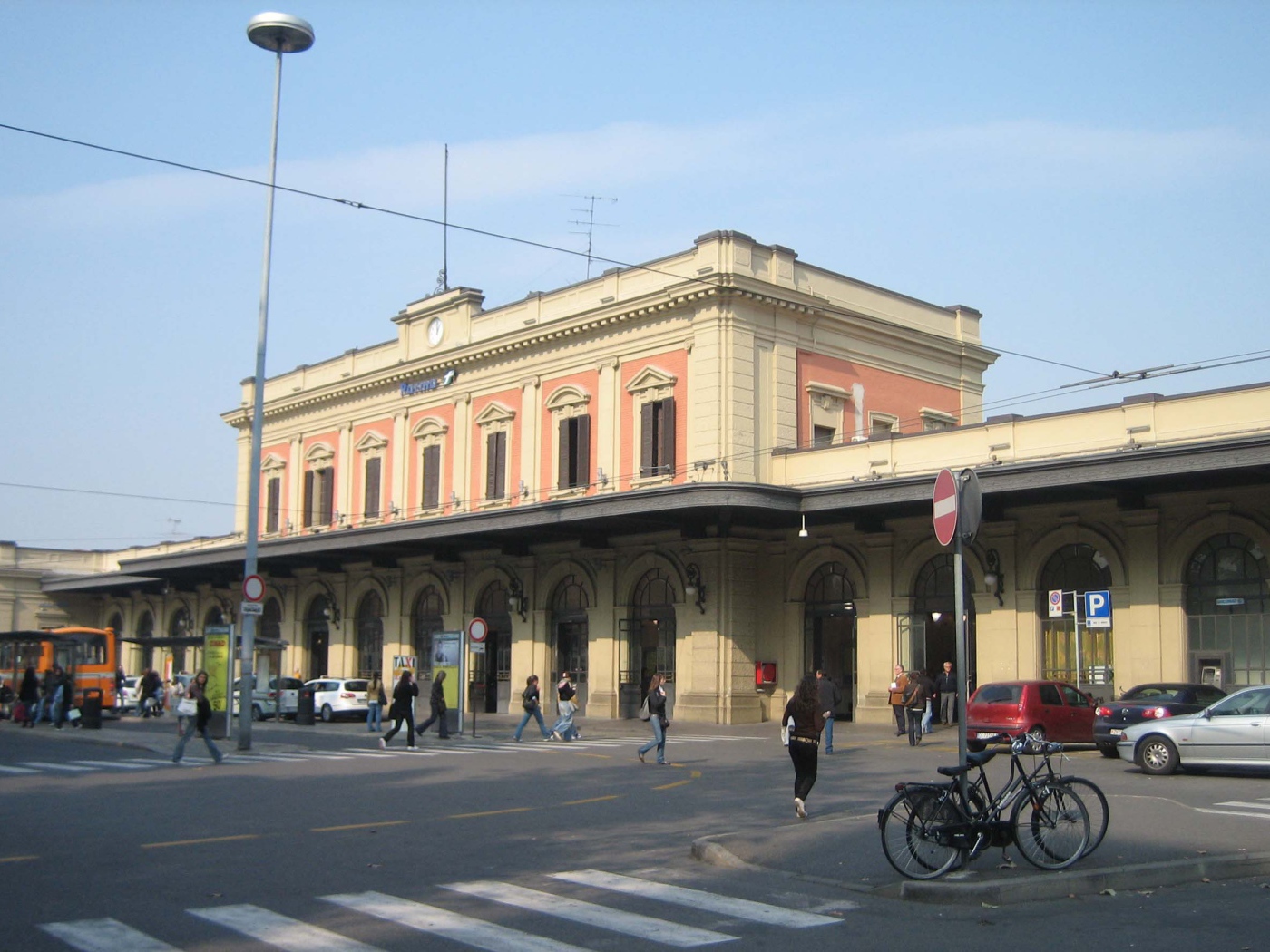 Вход на стадион в Парме, Италия