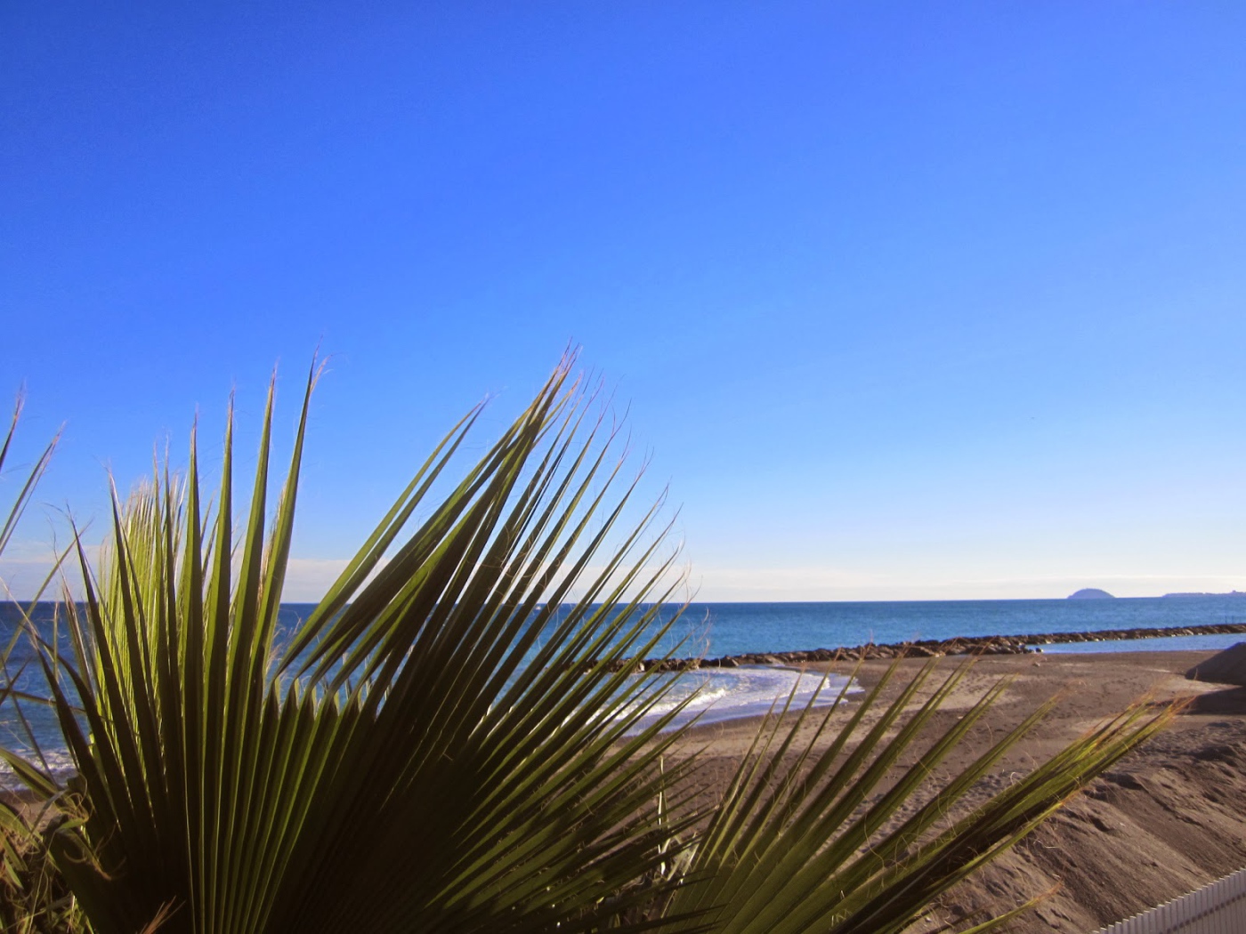 Золотой пляж в Лоано, Италия