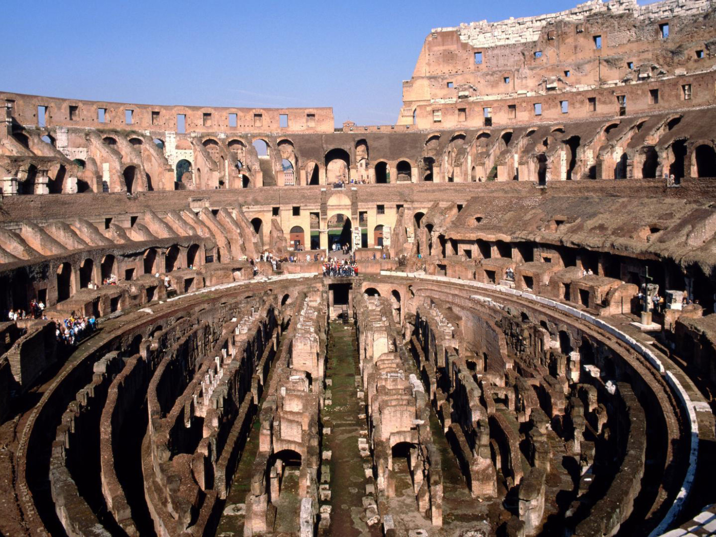 Внутри Колизея в Риме