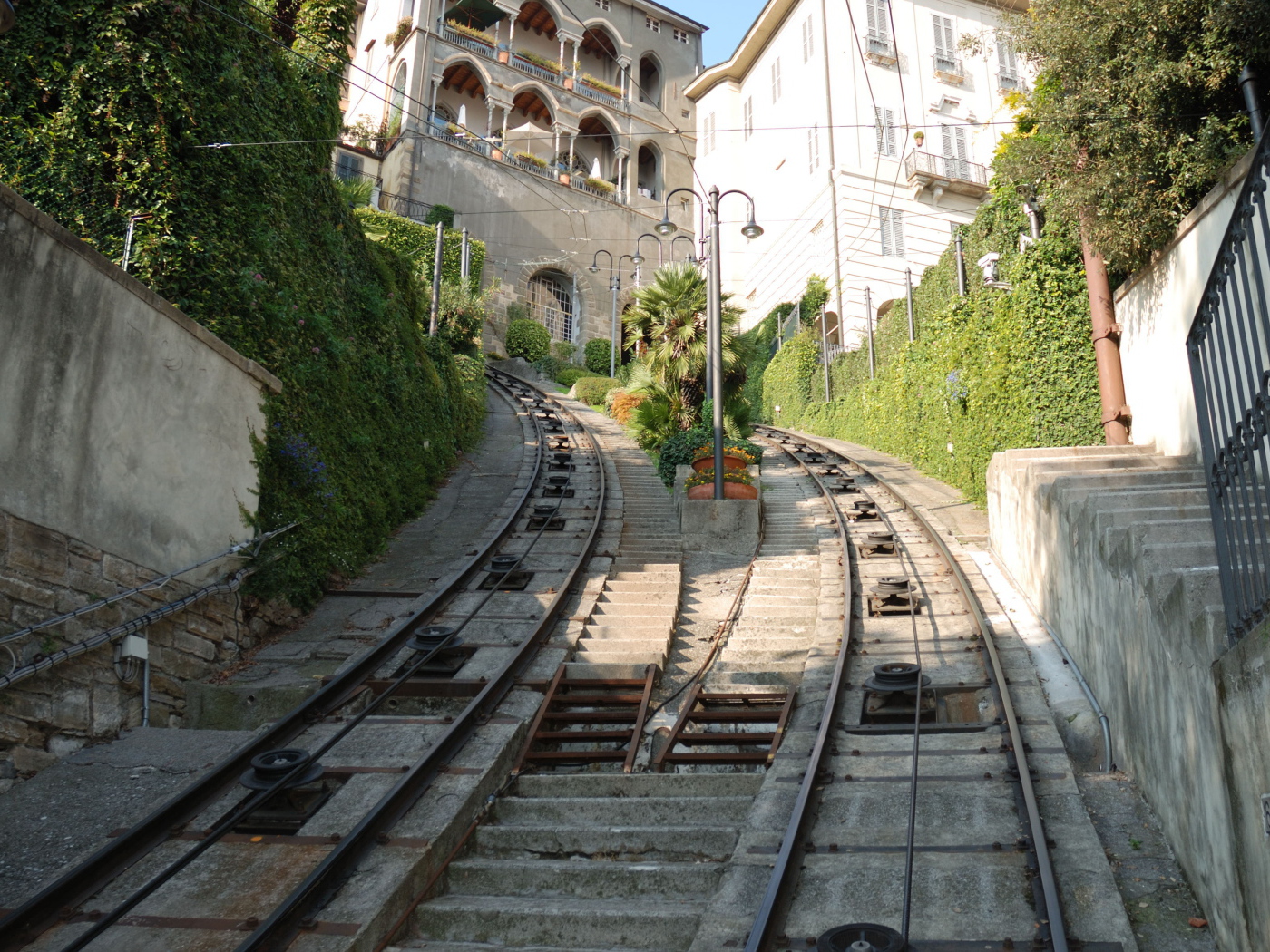 Рельсы фуникулера в Бергамо, Италия