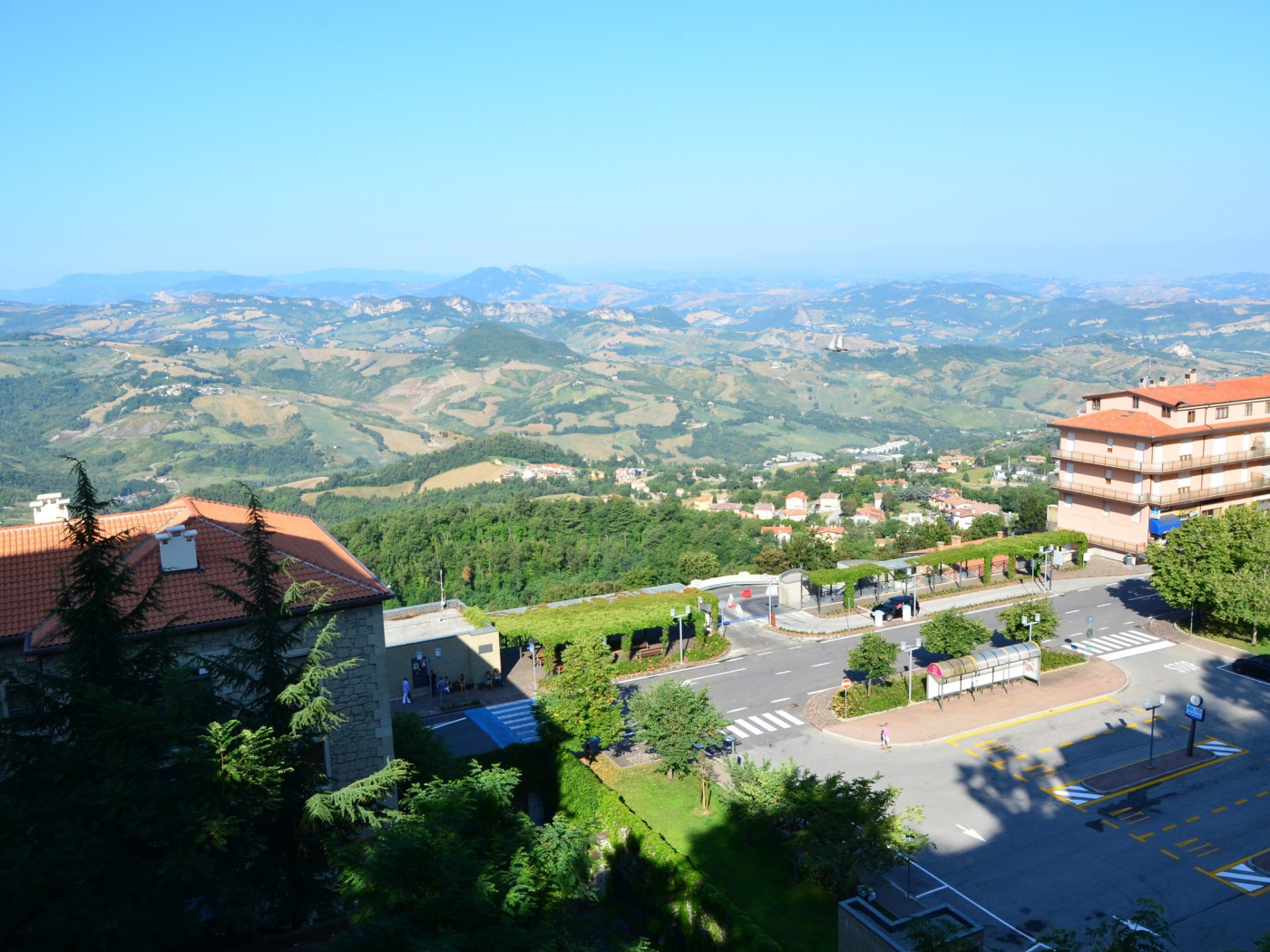 Вид со стены крепости в Сан Марино, Италия