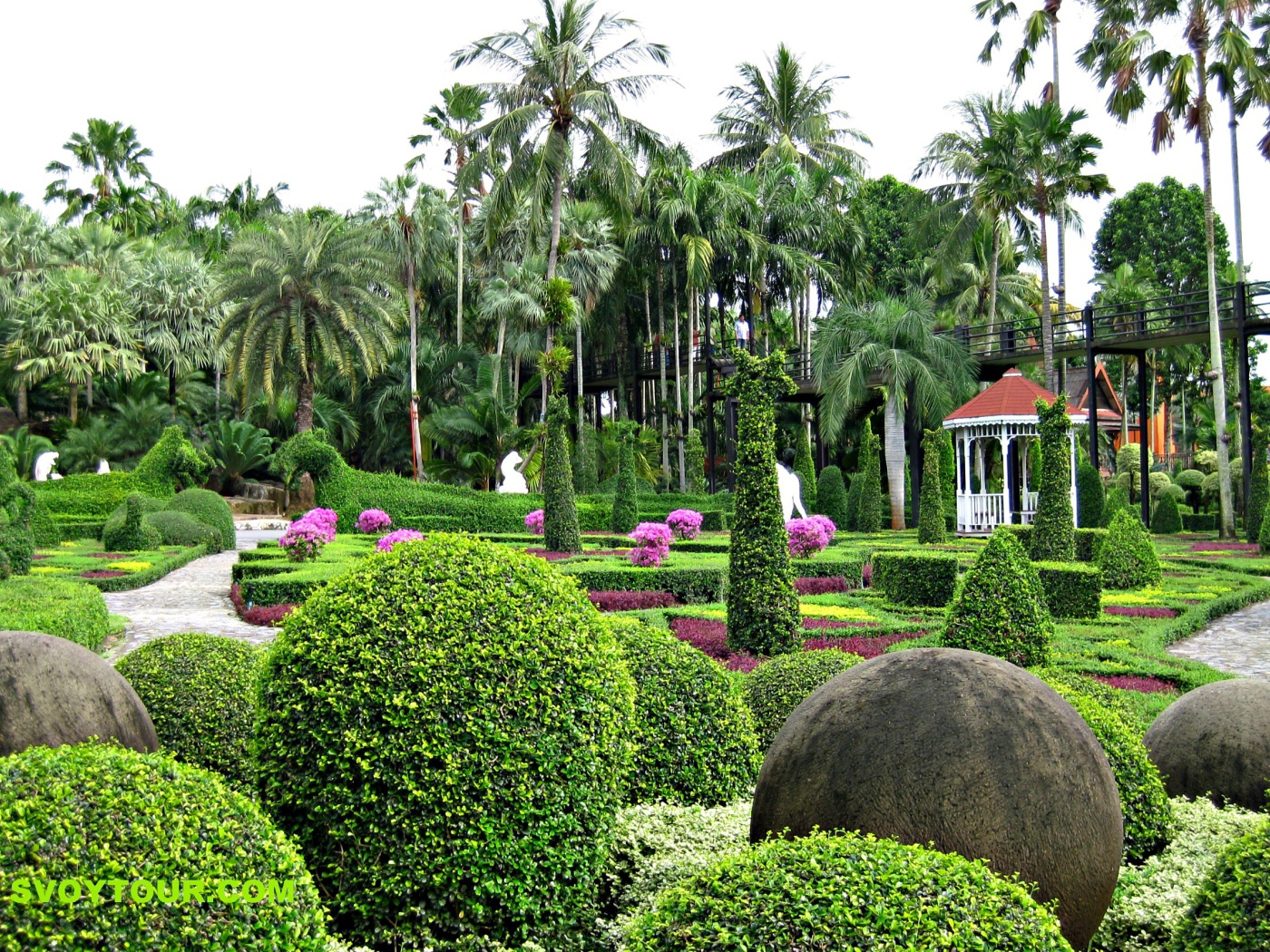 Ботанический сад Нонг Нуч на курорте в Паттайе, Таиланд