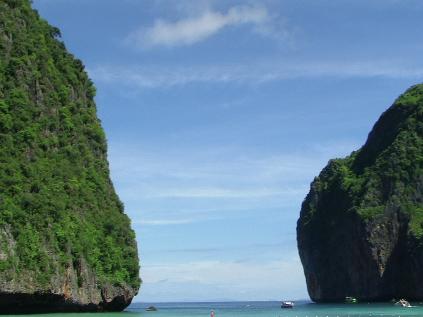 Вход в бухту в Пхукете