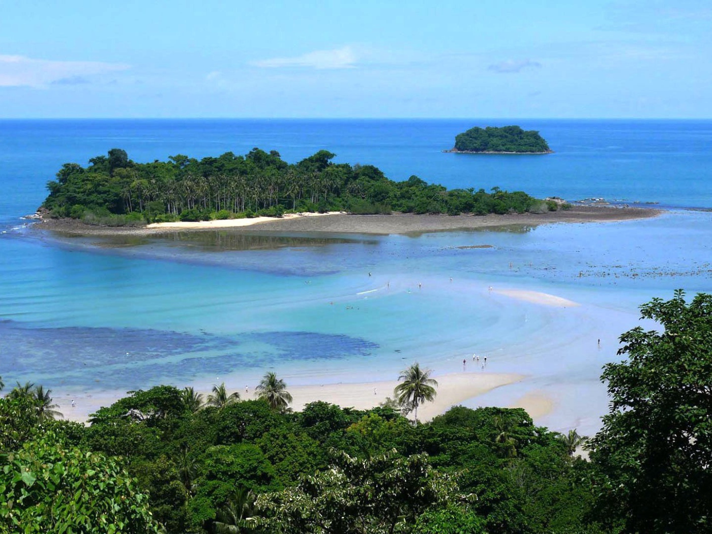 Островки у побережья на острове Чанг, Таиланд