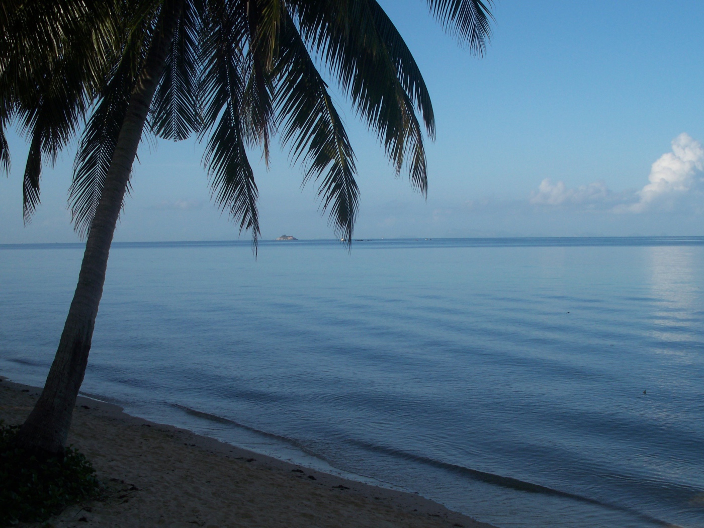 Волны прибоя на острове Панган, Таиланд