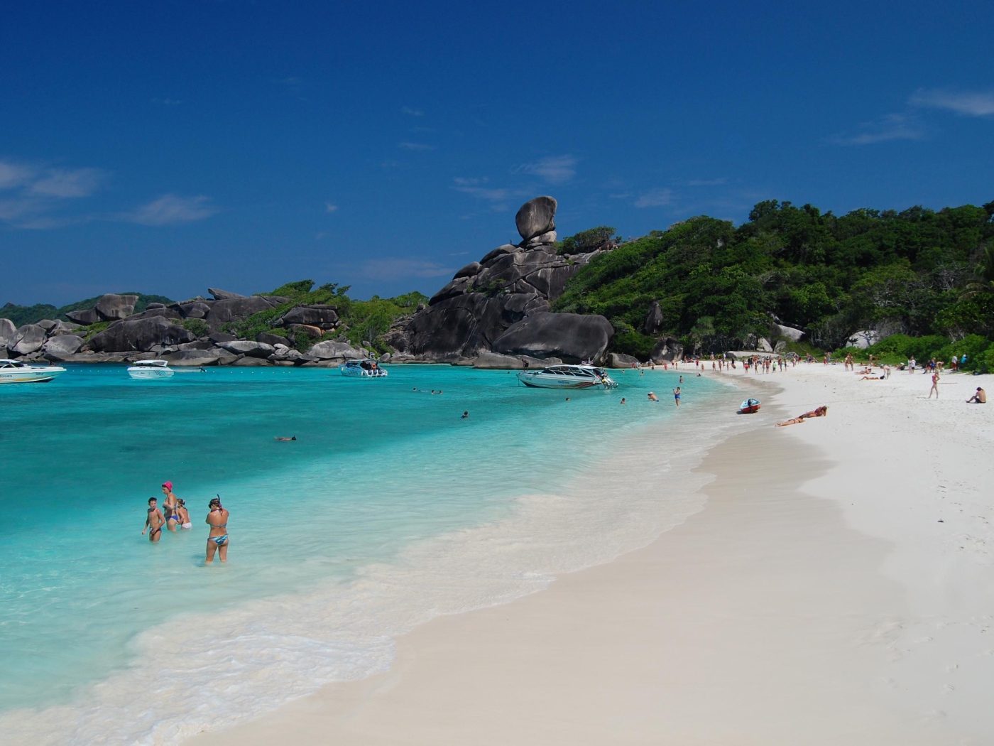 Зимний отдых на пляже на острове Тао, Таиланд