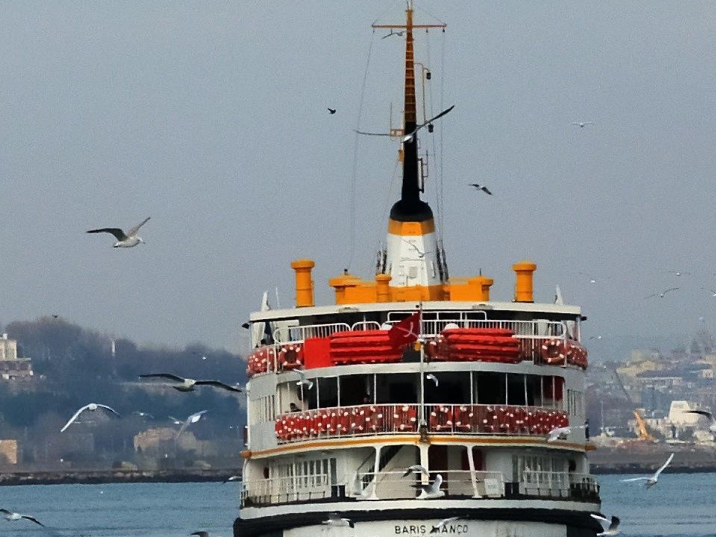 Прогулочный катер в Стамбуле