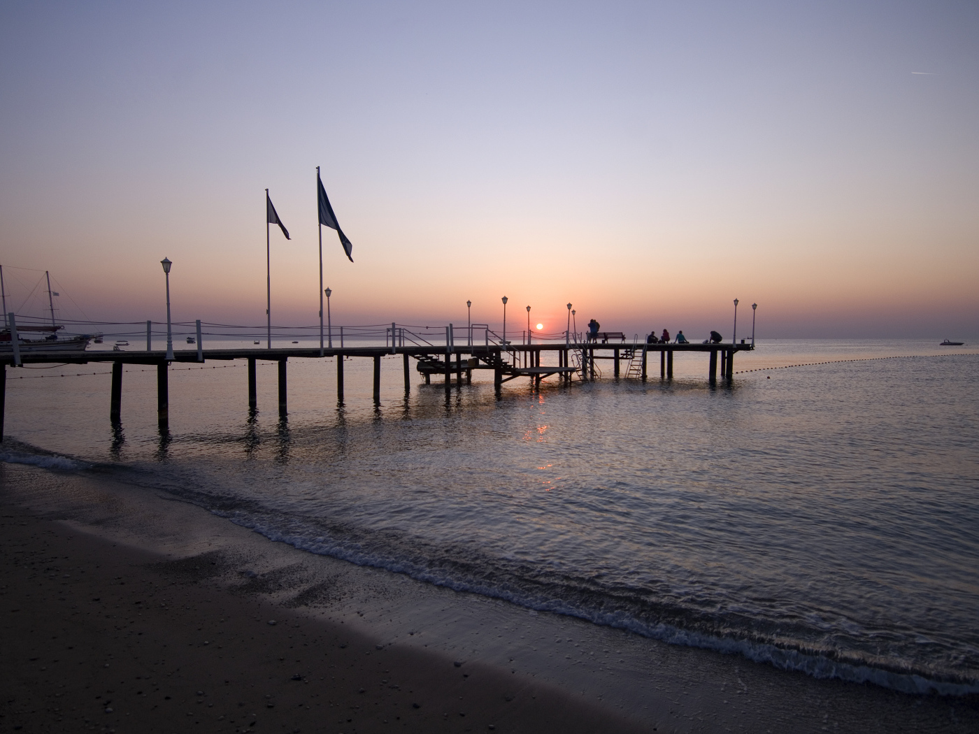 Закат солнца на курорте Кушадасы, Турция