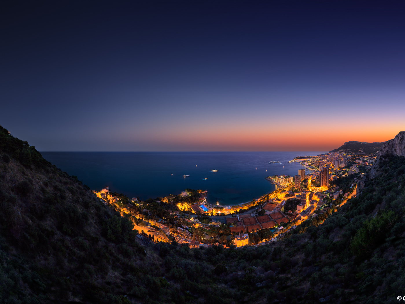 Vista Palace над Монако