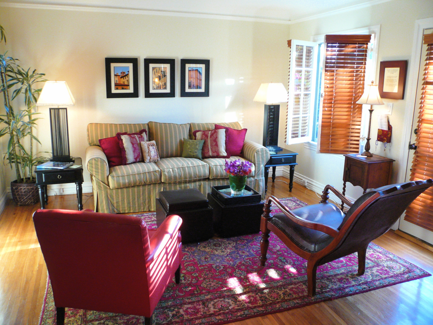 Небольшая уютная гостиная