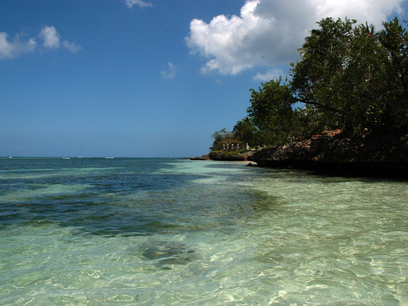 Залив на курорте Гуардалавака, Куба