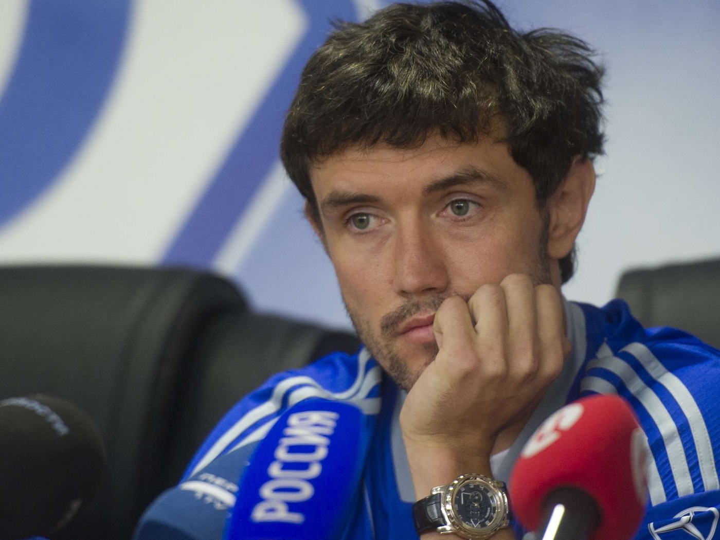 Полузащитник Динамо Юрий Жирков на пресс конференции