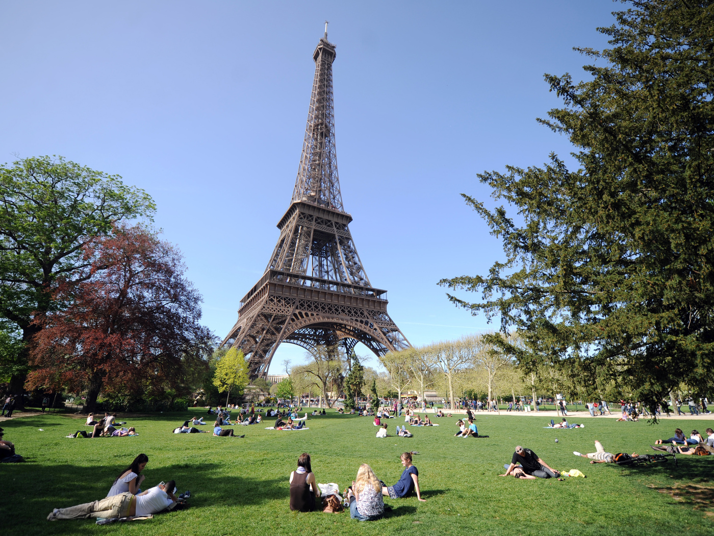 Eiffel tower in summer