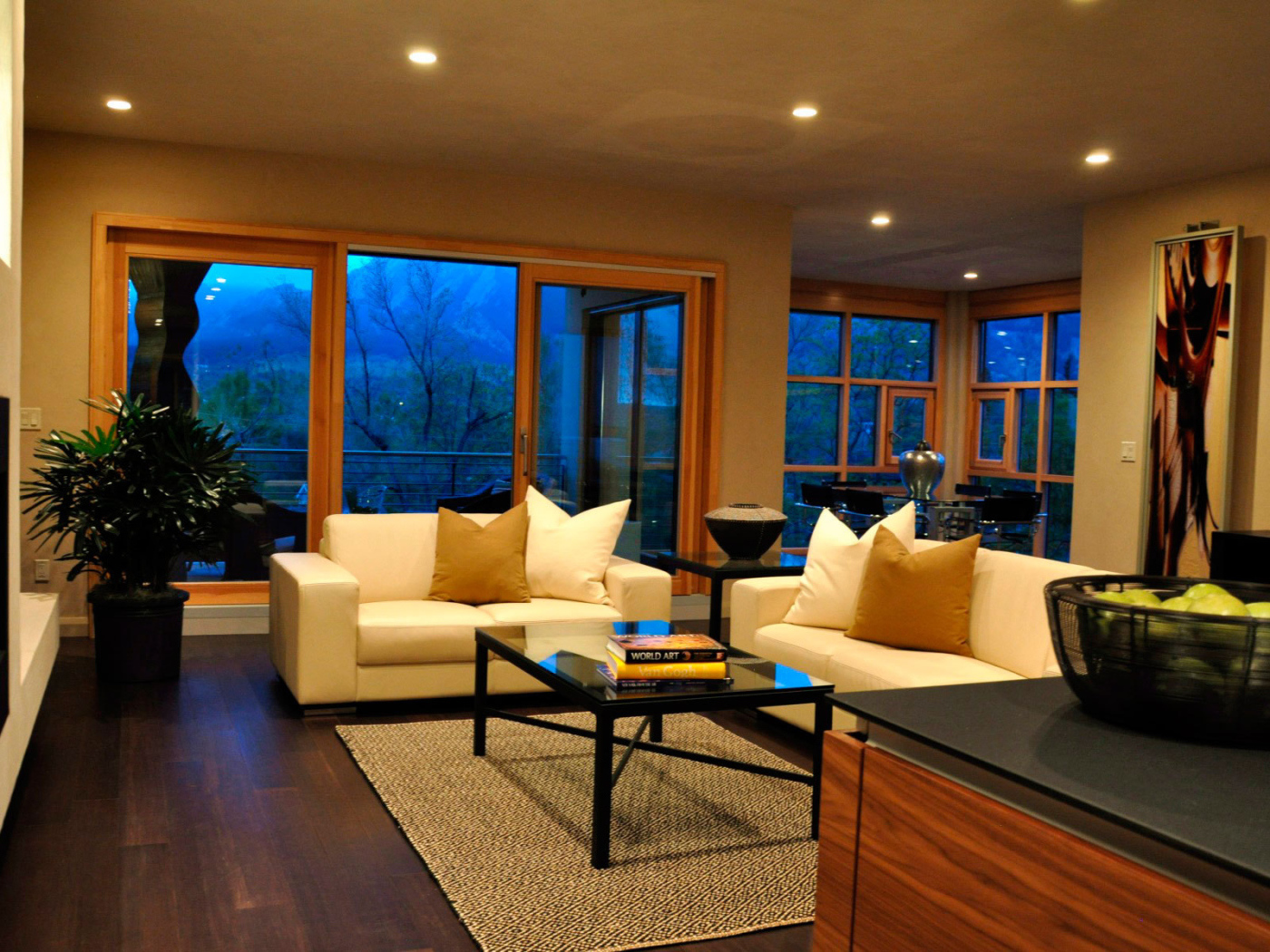 Вечерняя подсветка в гостиной