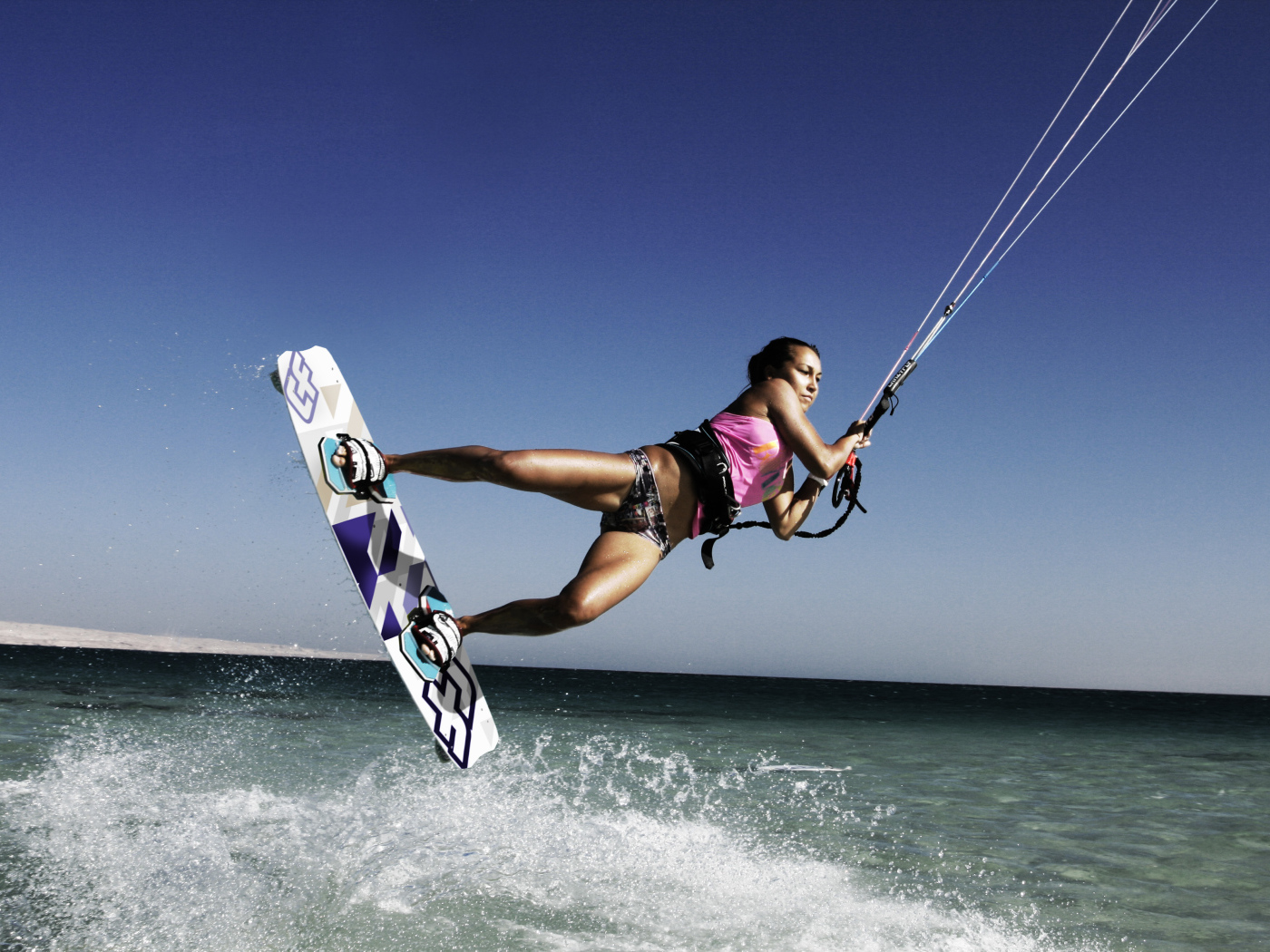 Девушка заниматься кайтингом