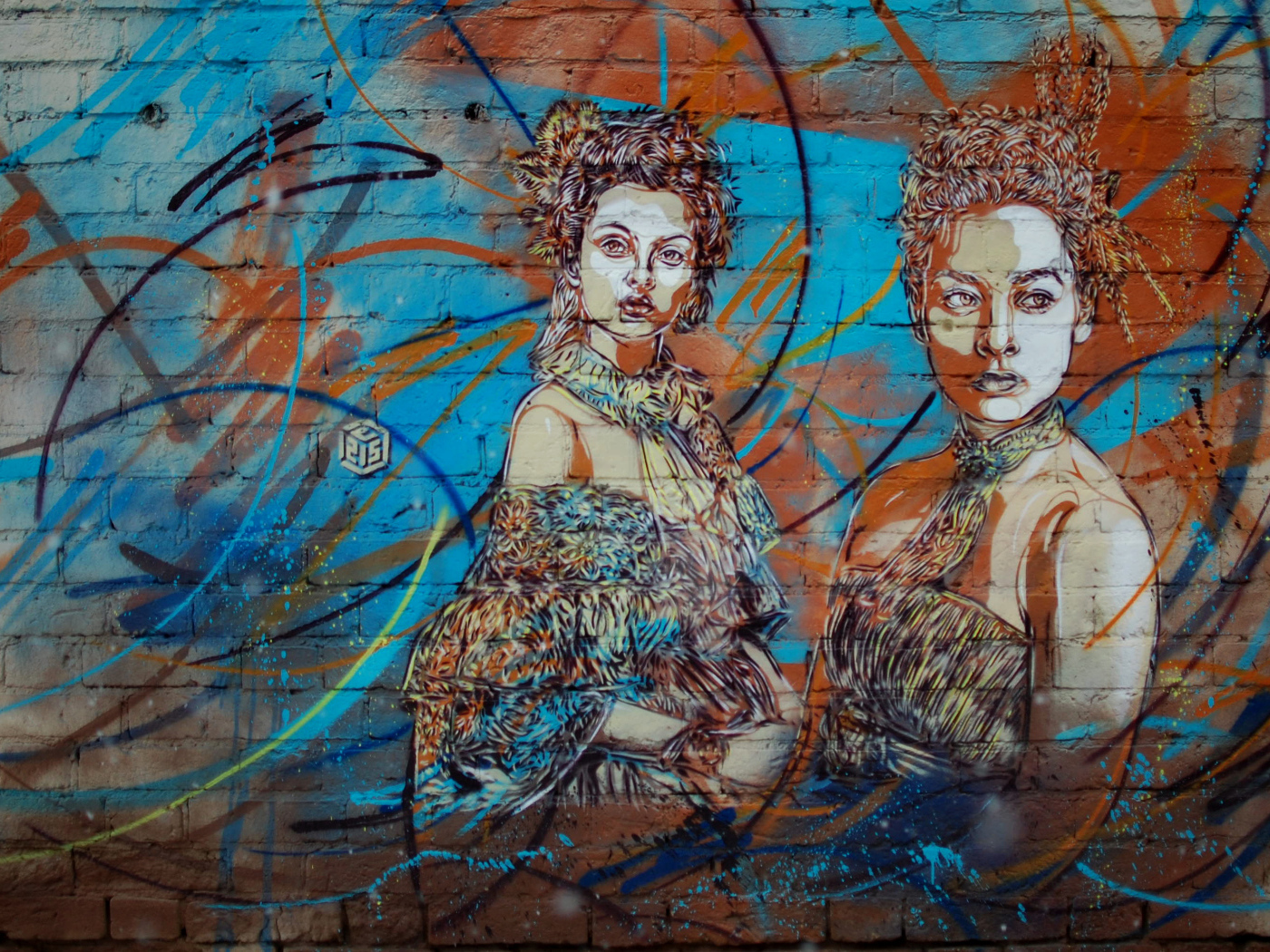 Граффити, две женщины