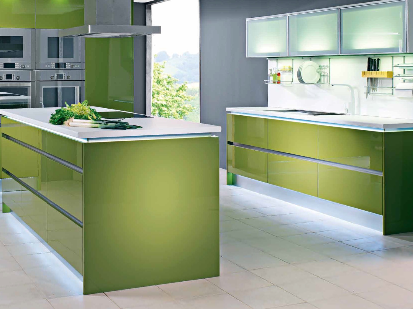 Зеленое оформление кухни