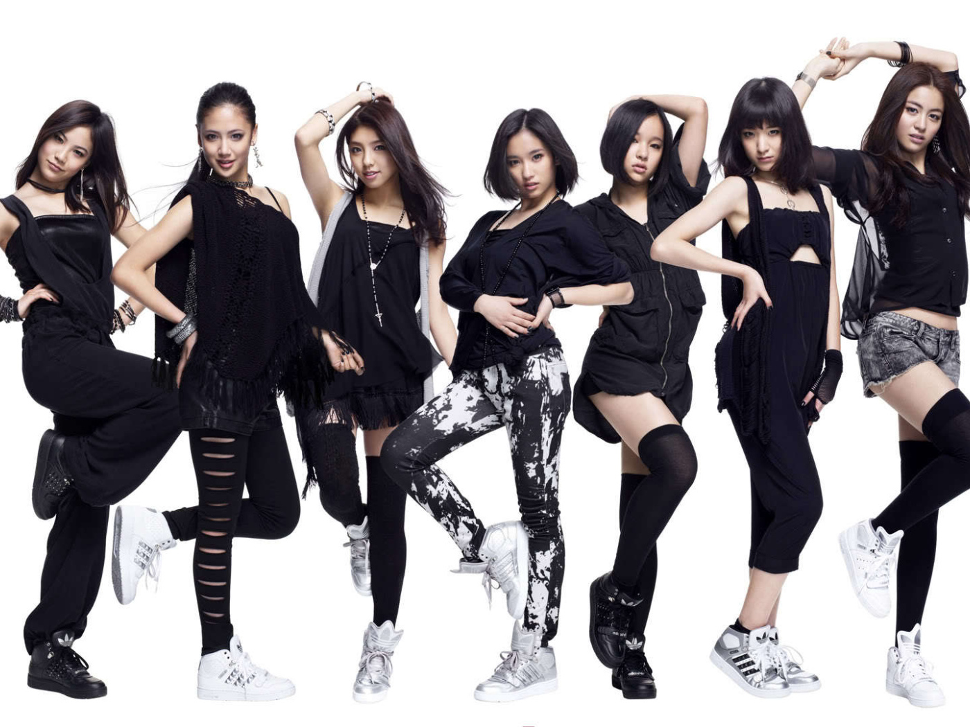 Группа танцоров