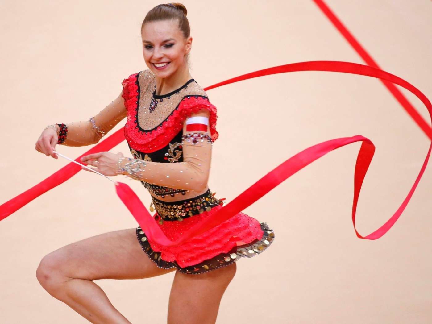 Гимнастка с лентой