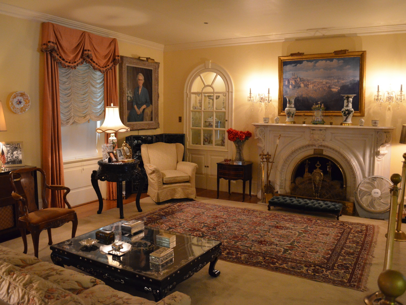 Оформление гостиной в стиле 19 века