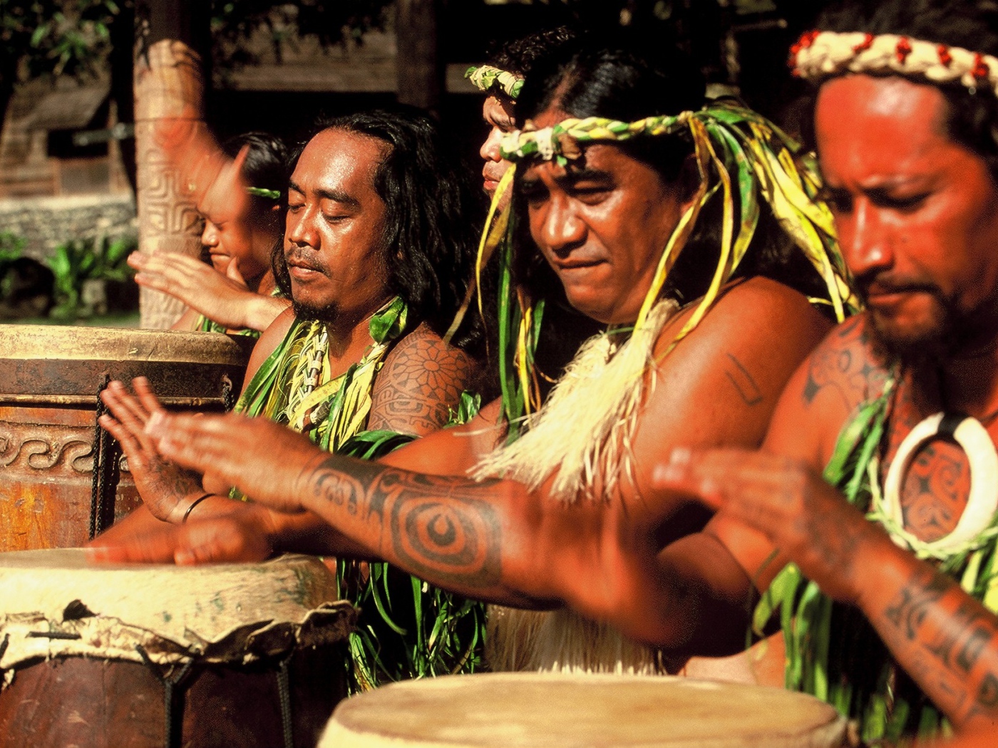 Полинезийские татуировки на руках