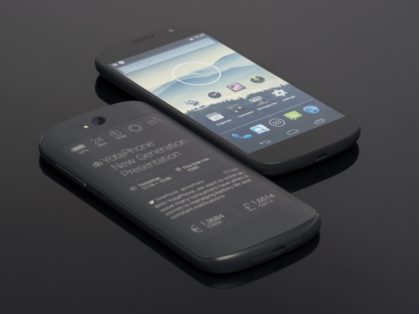 Новый российский смартфон YotaPhone 2