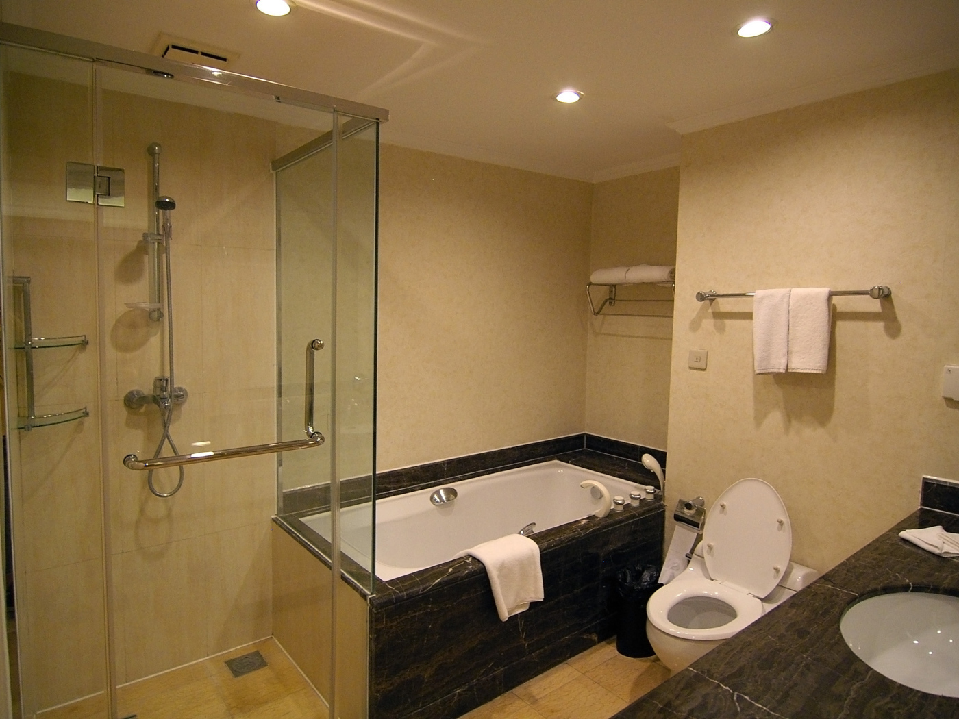 Душ и ванная