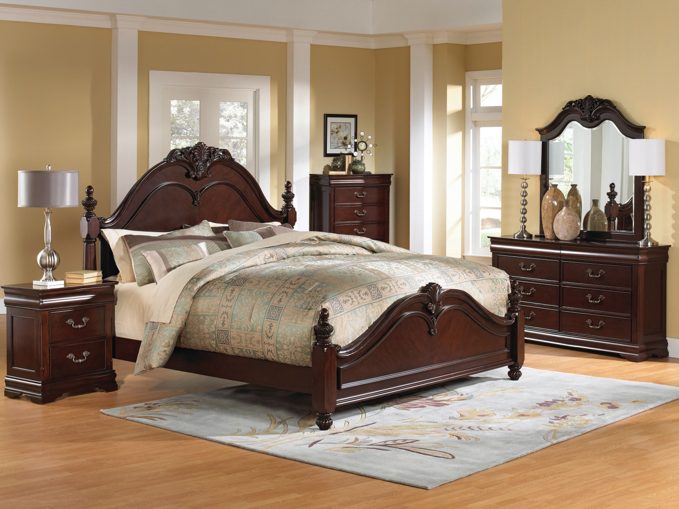 Пышная кровать в спальне