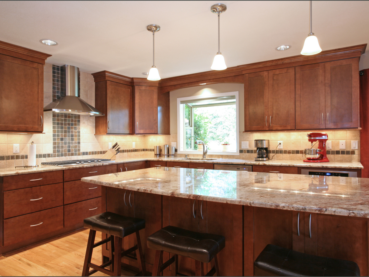 Традиционный дизайн оформления кухни