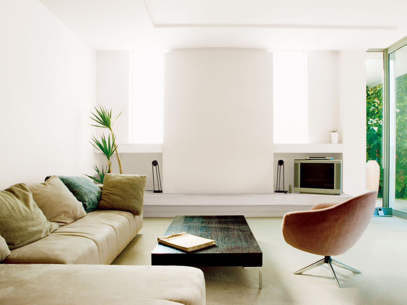 Очень светлая гостиная